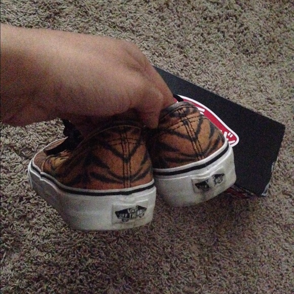 Vans - Picture 2 of 3