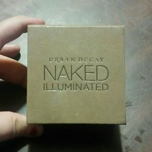 Urban Decay Naked Illuminated in Aura