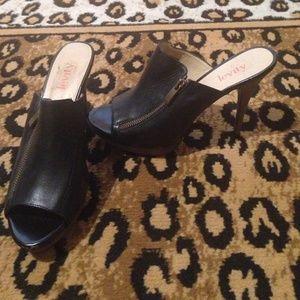 Must sell by Tues.! ⬆️ Open-toe Pumps