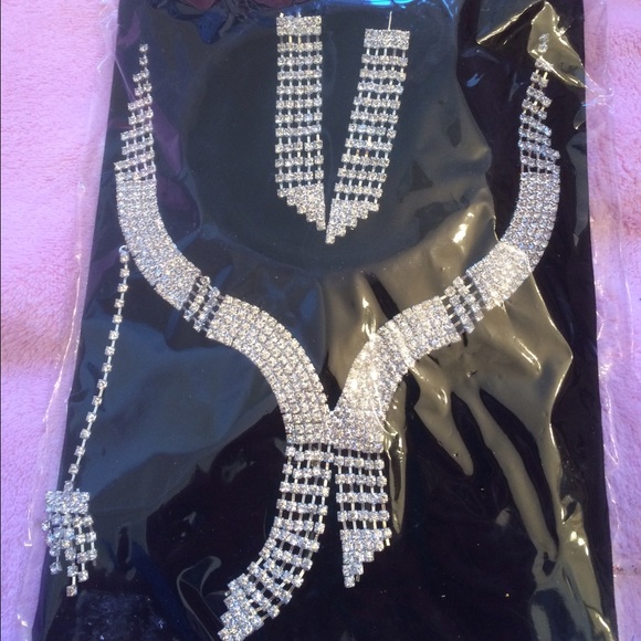 Designer necklace set