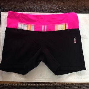NWOT Lululemon Spandex 🌺 NEVER Worn!