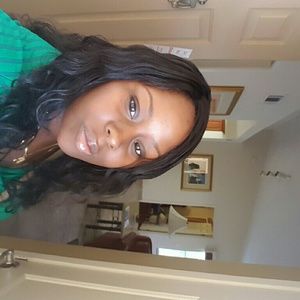 Meet your Posher, Aisha