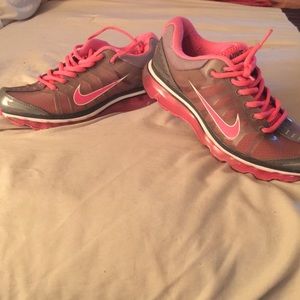 Nike Tennis Shoes/Trainers