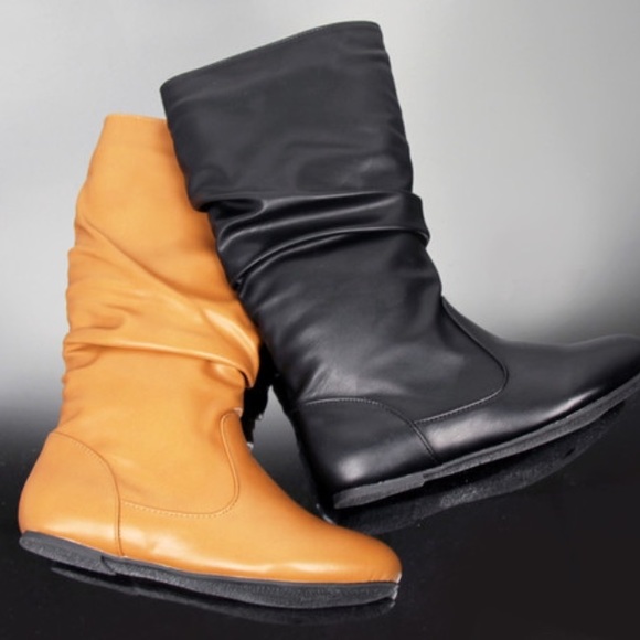 Kids classic slouch black flat boots - Picture 4 of 4