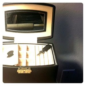 Jewelry box