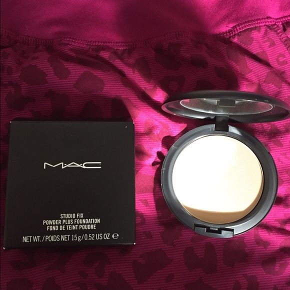 MAC Studio fix powder foundation C35