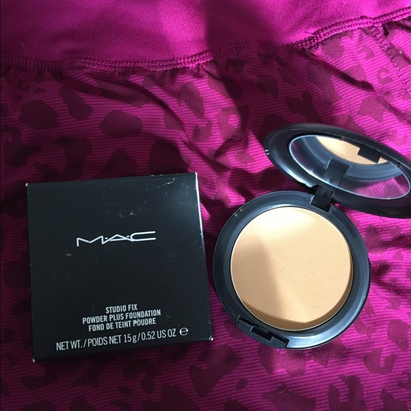 Mac studio fix powder foundation NC50