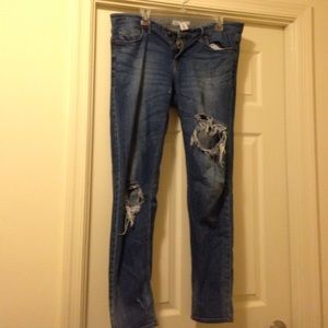 Distressed boyfriend jeans!