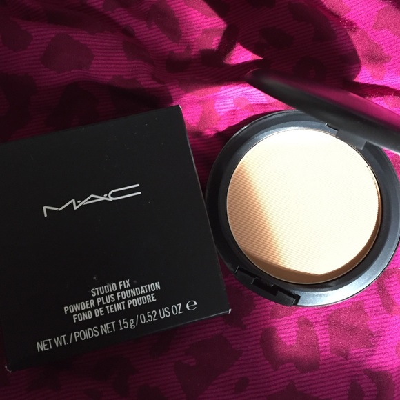 MAC studio fix powder foundation NW35