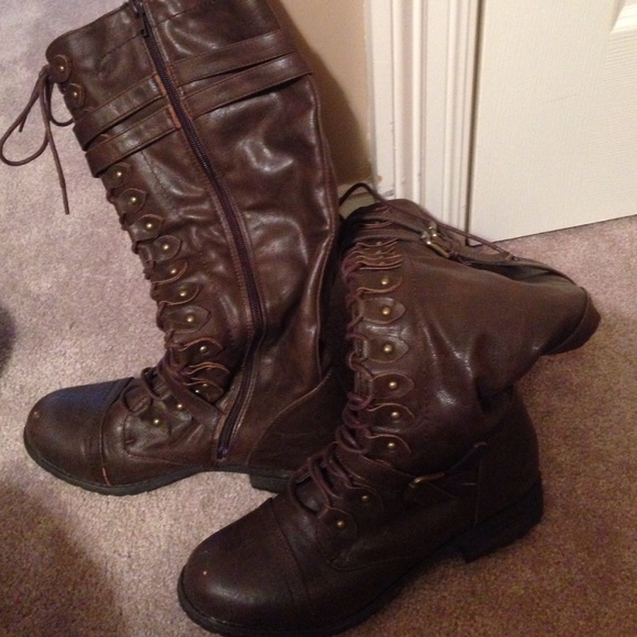 Combat boots