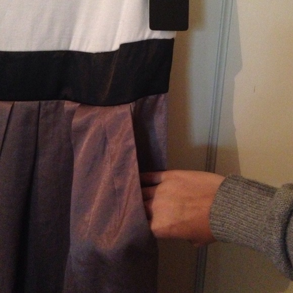 CLASSY DRESS - Picture 2 of 4