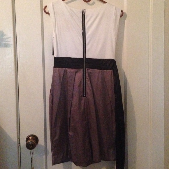 CLASSY DRESS - Picture 3 of 4