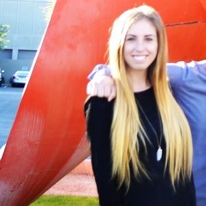 Meet your Posher, Hallie