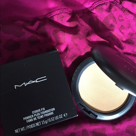 Mac studio fix powder foundation C40
