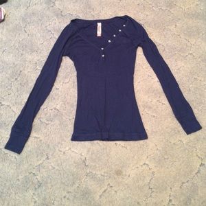 💙blue heart v neck shirt💙