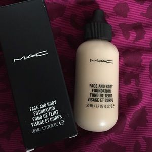 Mac face and body foundation C2