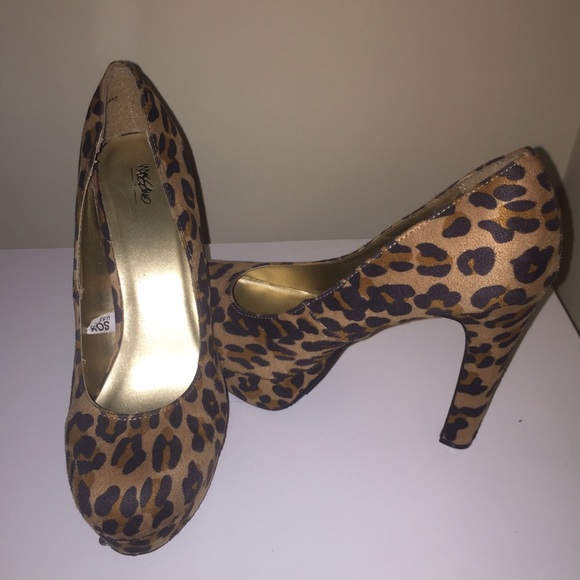 Pumps - Picture 2 of 2