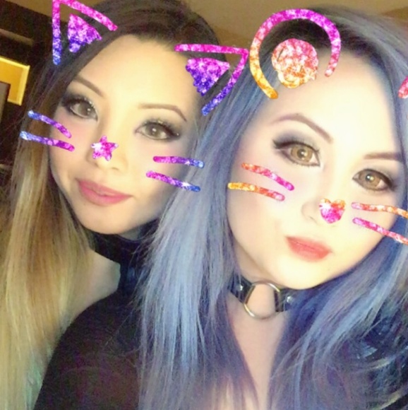 Meet your Posher, Nicole - Picture 2 of 2