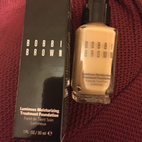 Bobbi Brown Luminous Foundation