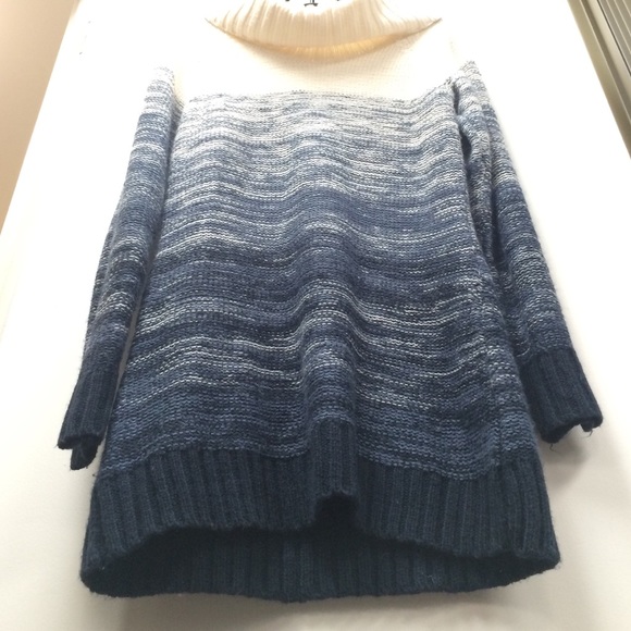 Ombré Cowl neck oversized sweater - Picture 2 of 3