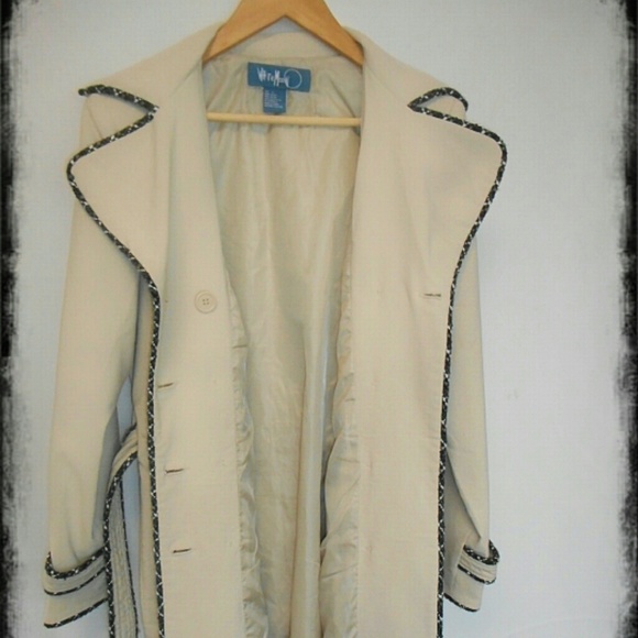 White Moon Cream Colored Trench Coat - Picture 4 of 4