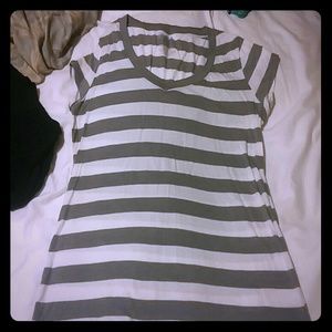 3 No boundries cap sleeve tees