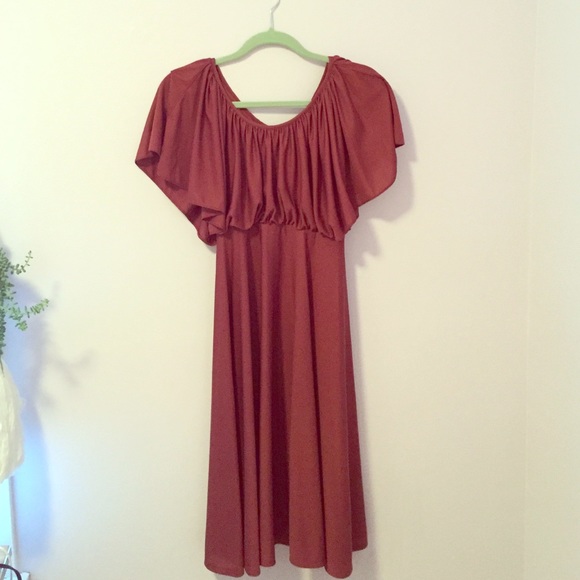 Beautiful VINTAGE wine colored party dress