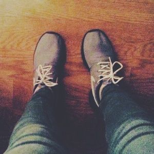 Gray Nike Roshes HOLD