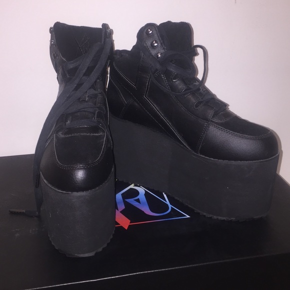 YRU Platform Sneakers Black 8 New