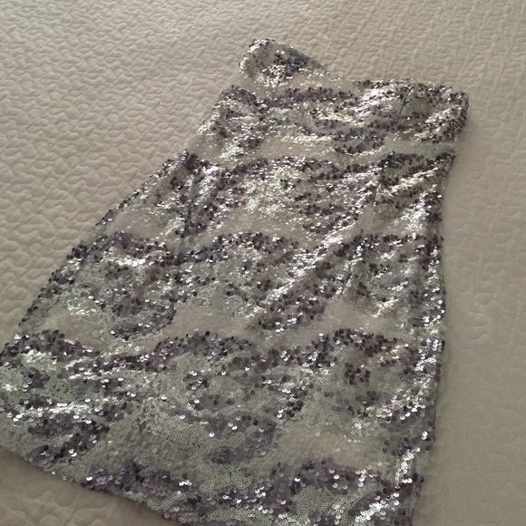 Gorgeous silver and white dress!!