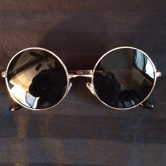 Forever 21 Accessories - BOHEMIAN ROUND SUNGLASSES