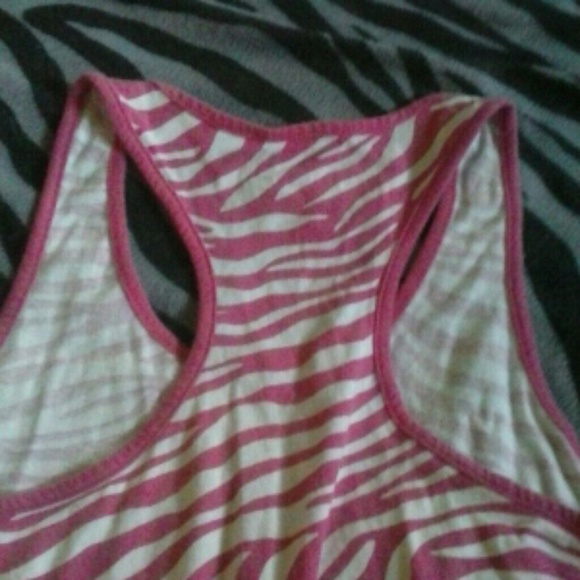 Adorable pink and white outfit - Picture 3 of 3