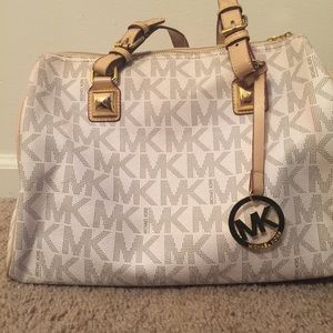 🚩DO NOT BUY🚩 on hold Michael Kors Bag