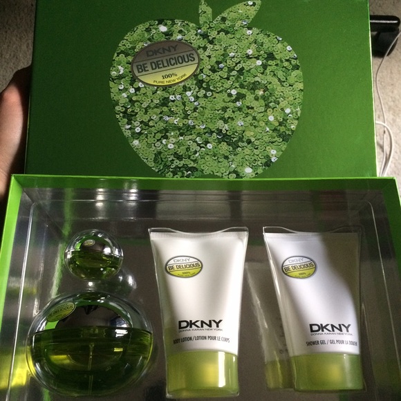 DKNY set box