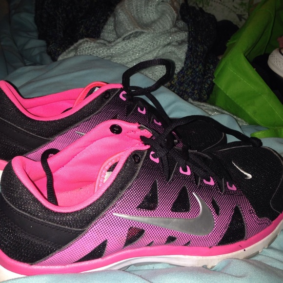 Nike tennis shoes