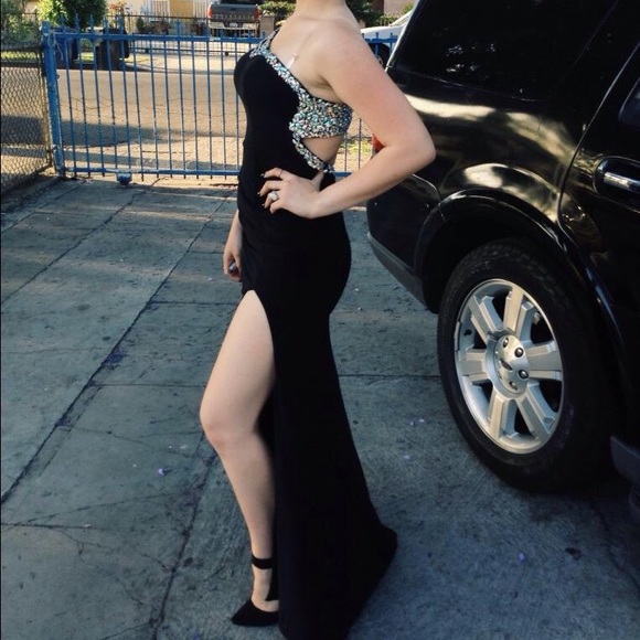 Black prom dress