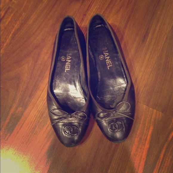 $595 Chanel Logo Ballerina Flats
