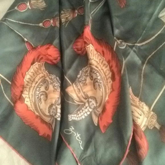 Scarf - Picture 4 of 4