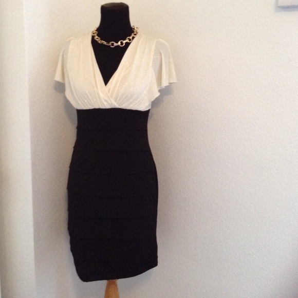 Dresses & Skirts - Elegant party dress