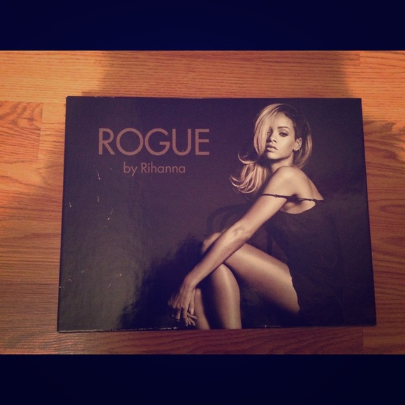 Rogue by Rihanna perfume