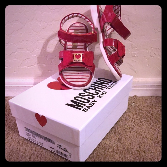 Moschino toddler shoes size 23 / us 7