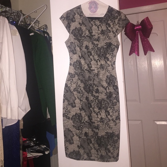 FOREVER 21 FITTED DRESS