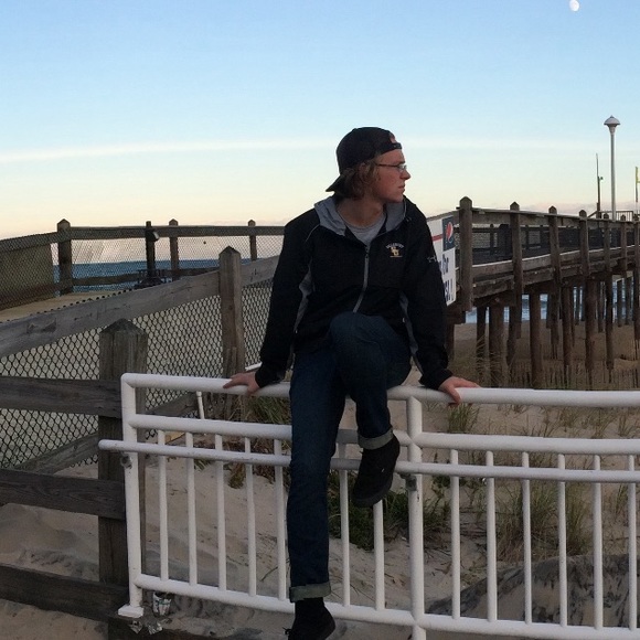 Meet your Posher, Chris - Picture 1 of 1