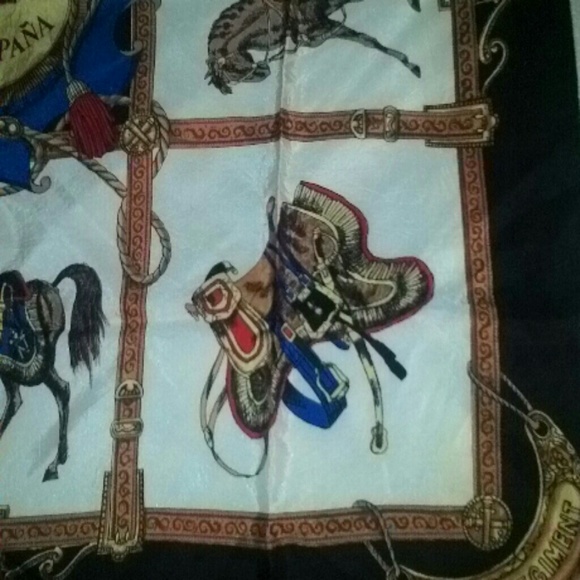 Scarf - Picture 3 of 4