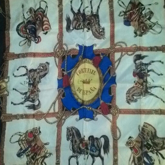 Scarf - Picture 4 of 4