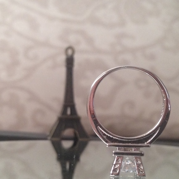 NWT The "Paris" Ring - Picture 4 of 4