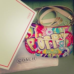 ✨Coach Poppy Signature Groovy Crossbody