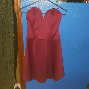 Maroon Strapless Sweetheart Mini Dress!