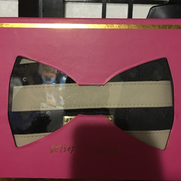 Wristlets Seq black /cream model bg70700