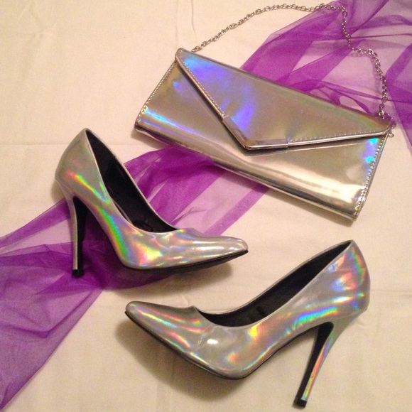 Metallic heels + purse combo ⭐️